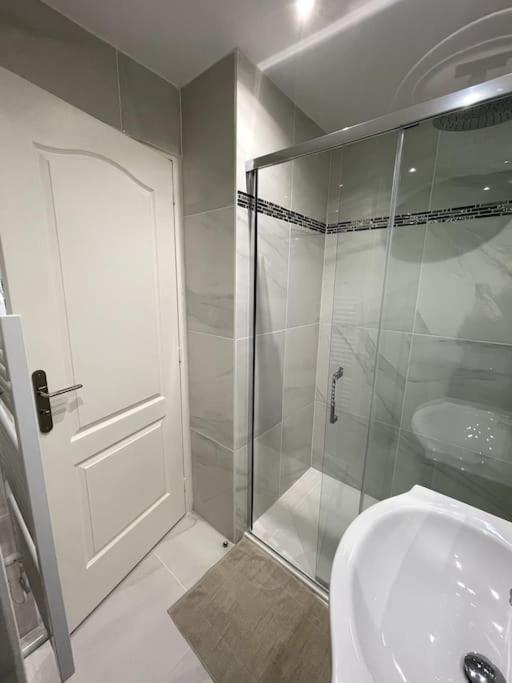 Appartement Cosy Et Moderne Proche De Disneyland Bussy-Saint-Georges Exterior foto